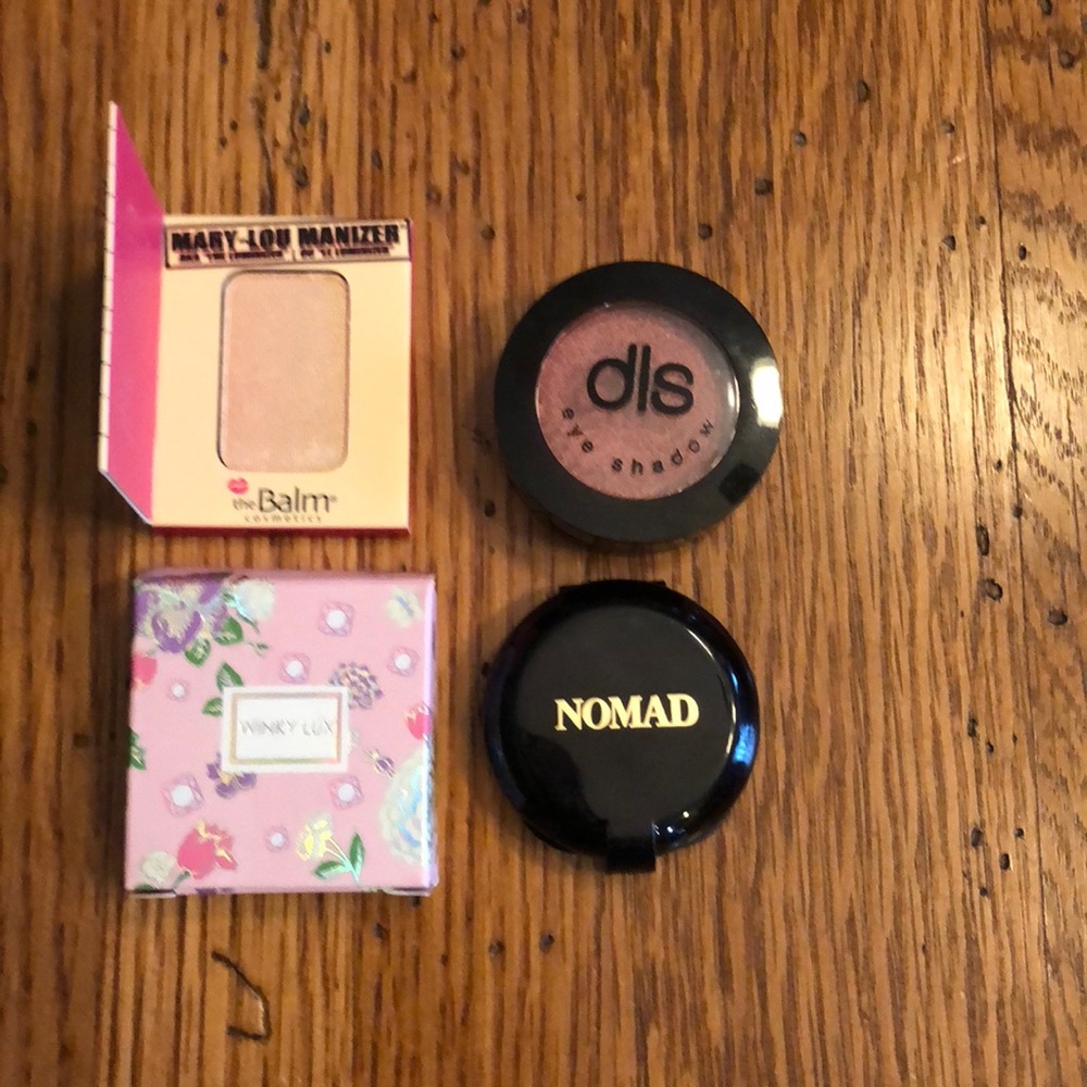 Two NWT Highlighters and two eye shadows.